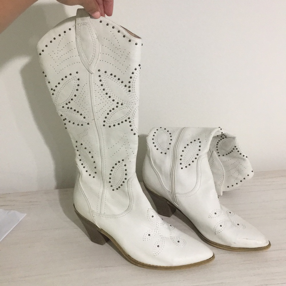White Sequin Flower Cowgirl Boots 8M